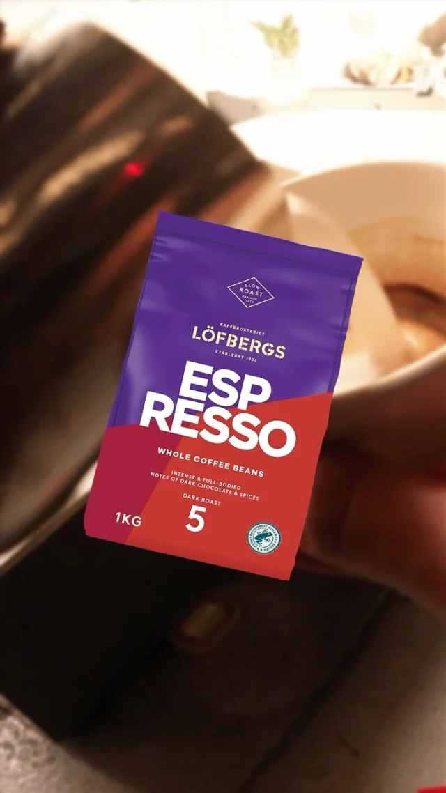 Rating our roasts part 4:

The Löfbergs Espresso 

Big bags for big Löfers

👃 Dark roast
😛 Notes of dark chocolate, roasted almonds and spices.
📍 Single origin 100% Arabica

For those who enjoy a smooth, full bodied coffee.
